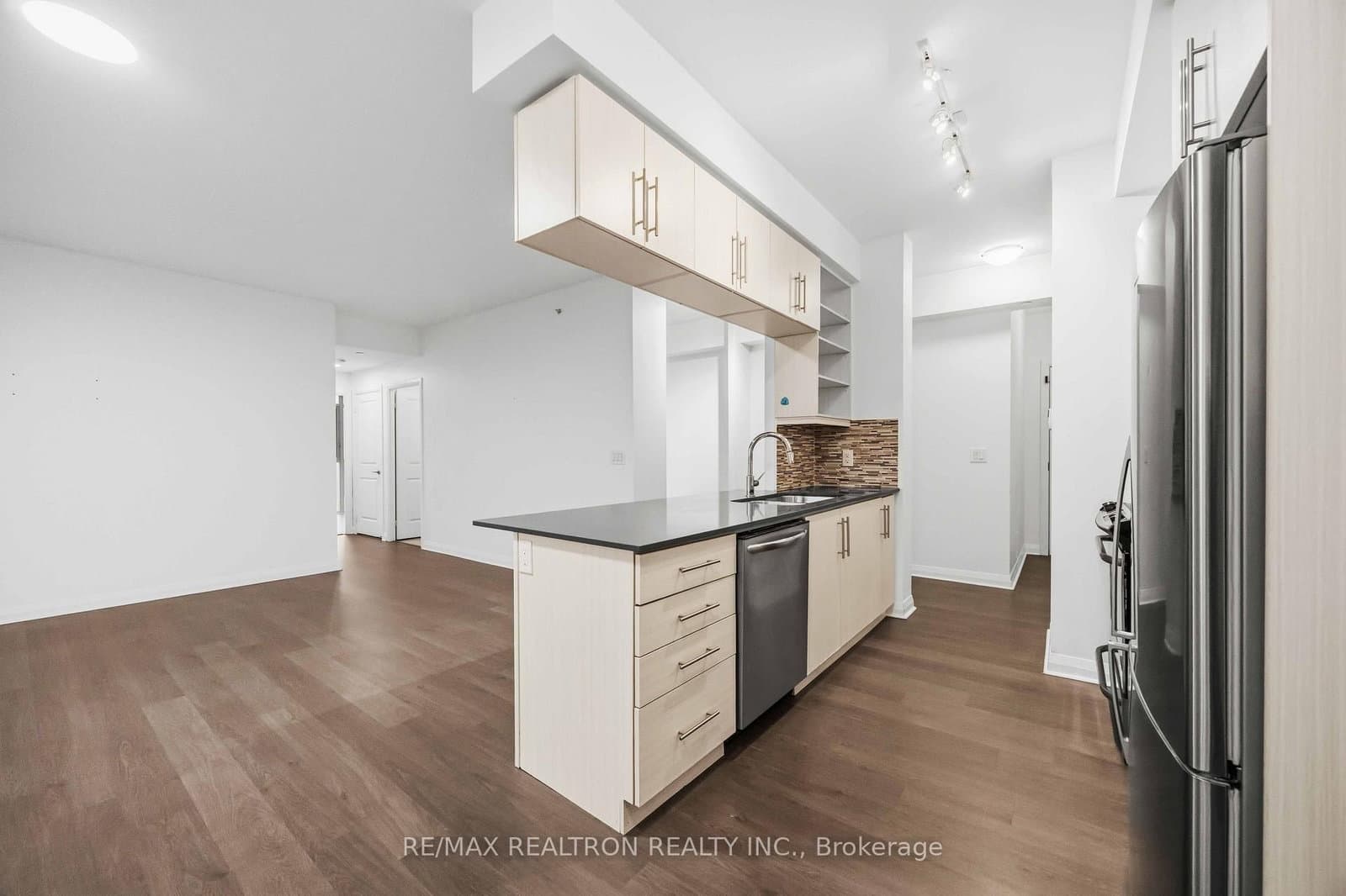 55 Oneida Crescent, Unit 1904 thumbnail 12