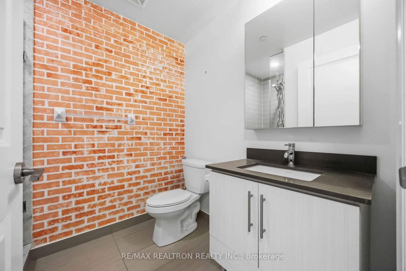 55 Oneida Crescent, Unit 1904 thumbnail 20
