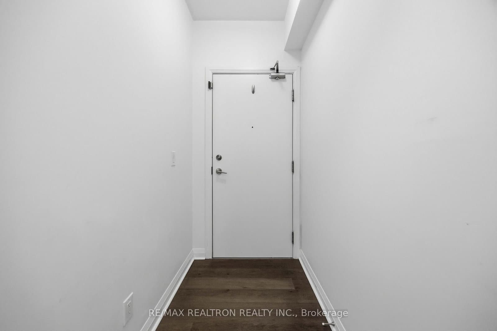55 Oneida Crescent, Unit 1904 thumbnail 3