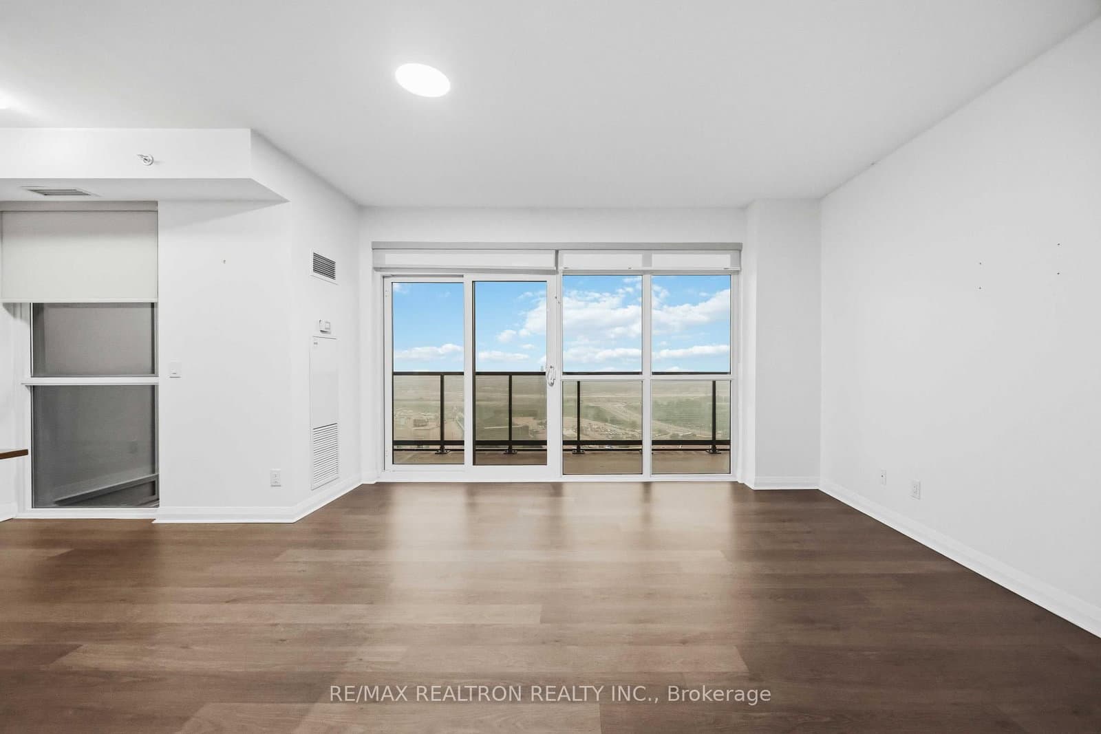 55 Oneida Crescent, Unit 1904 thumbnail 7
