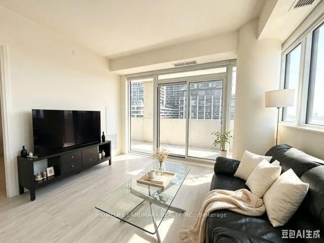 9000 JANE Street, Unit 424 thumbnail 2