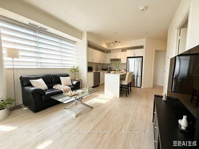 9000 JANE Street, Unit 424 thumbnail 3