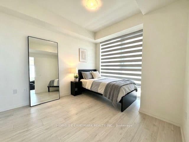 9000 JANE Street, Unit 424 thumbnail 5
