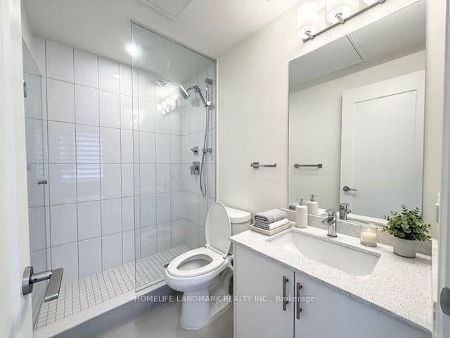 9000 JANE Street, Unit 424 thumbnail 6