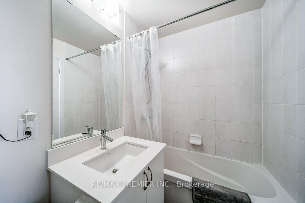 4700 Highway 7 Road, Unit 209 thumbnail 13