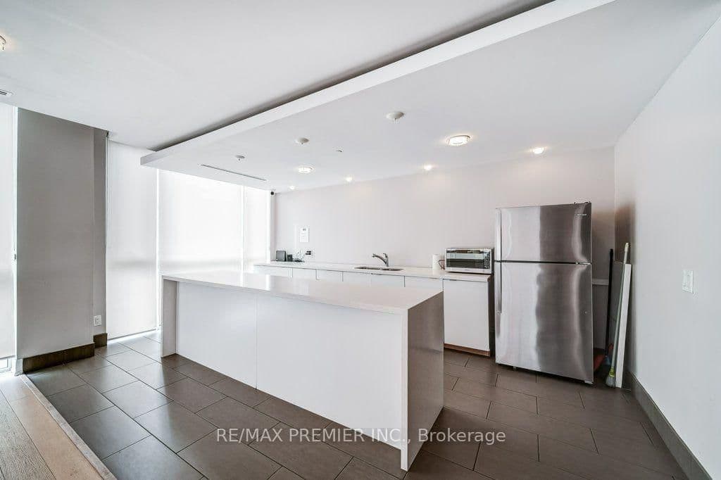 4700 Highway 7 Road, Unit 209 thumbnail 17