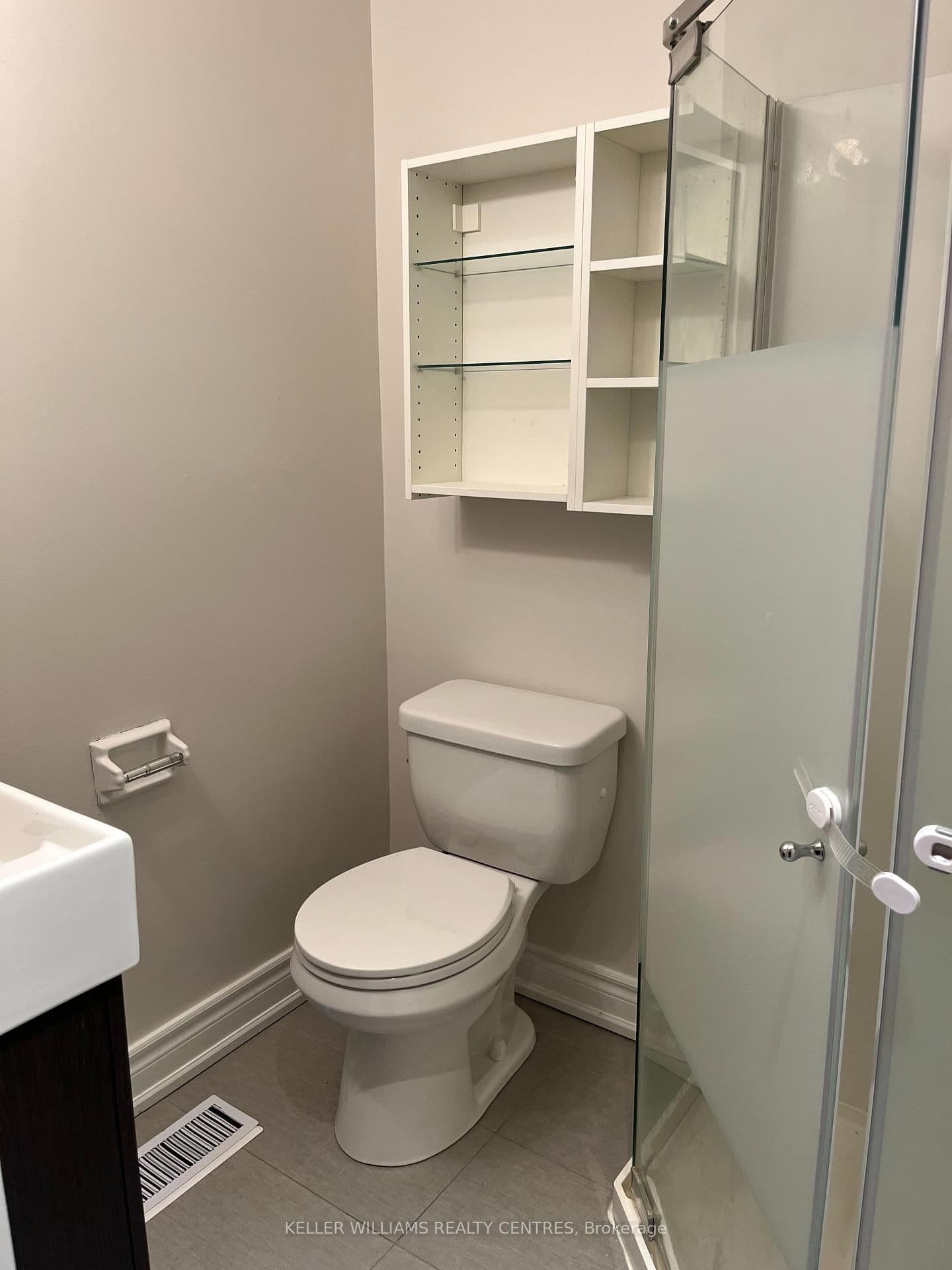 211 Silverbirch Drive, Unit Upper thumbnail 10
