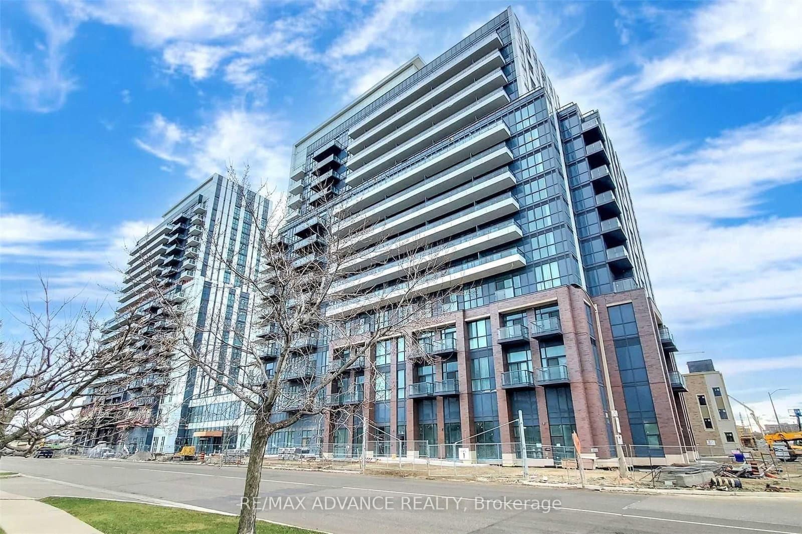 10 Honeycrisp Crescent, Unit 521 thumbnail 2