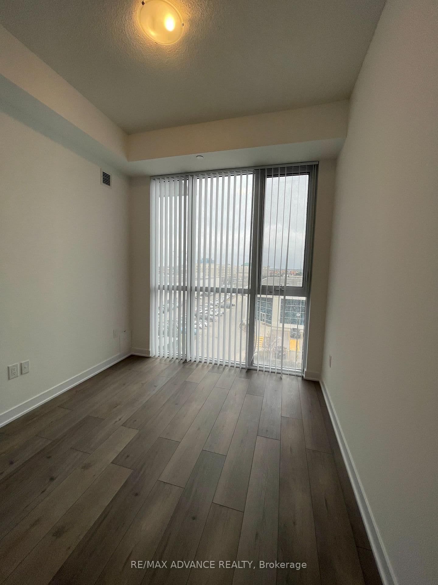 10 Honeycrisp Crescent, Unit 521 thumbnail 4