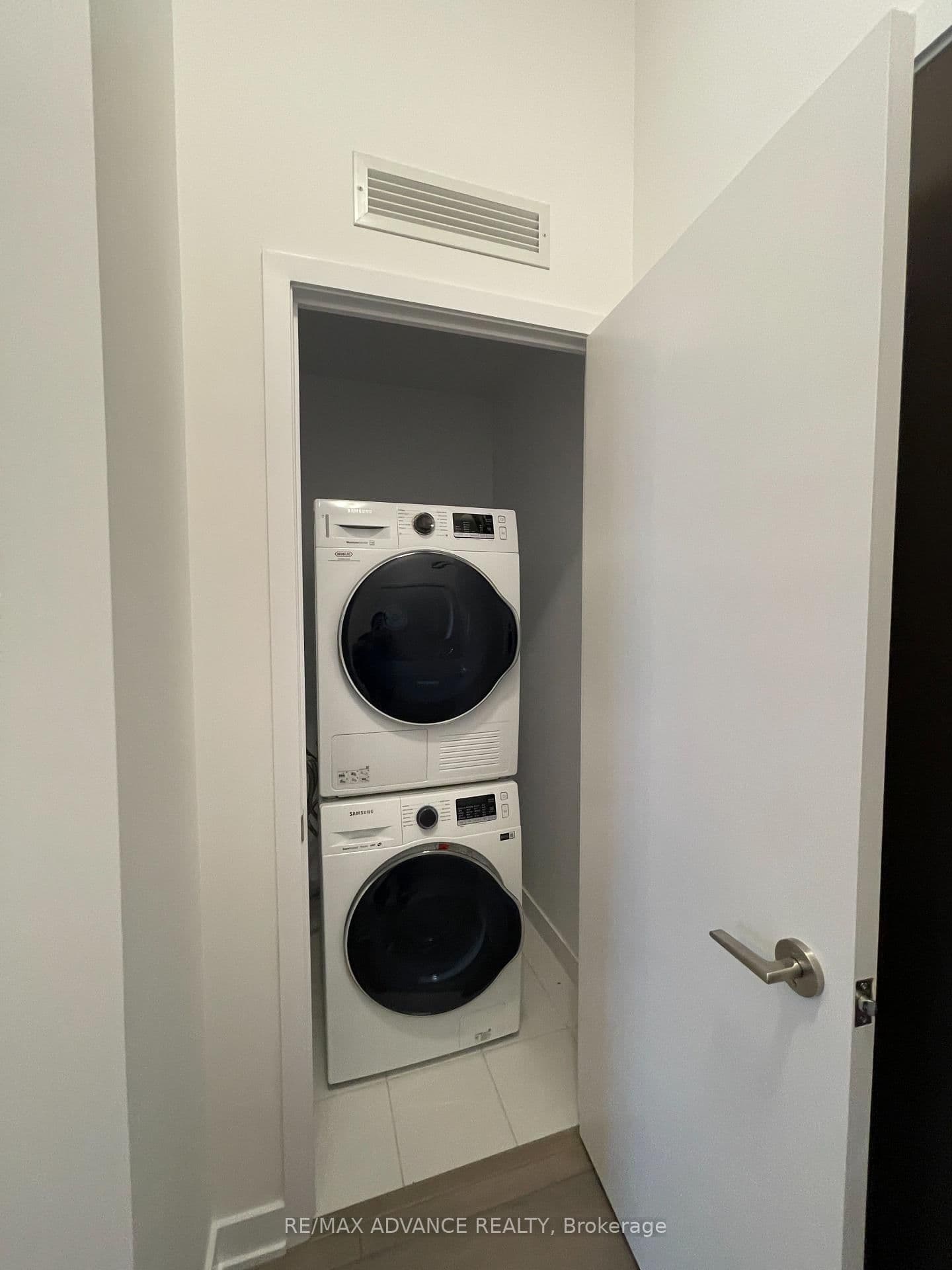 10 Honeycrisp Crescent, Unit 521 thumbnail 9