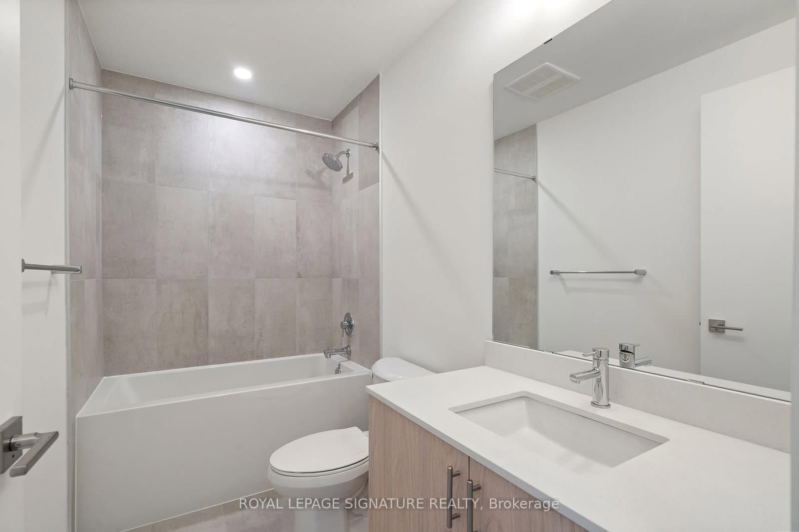 67 Saigon Drive, Unit 301 thumbnail 9