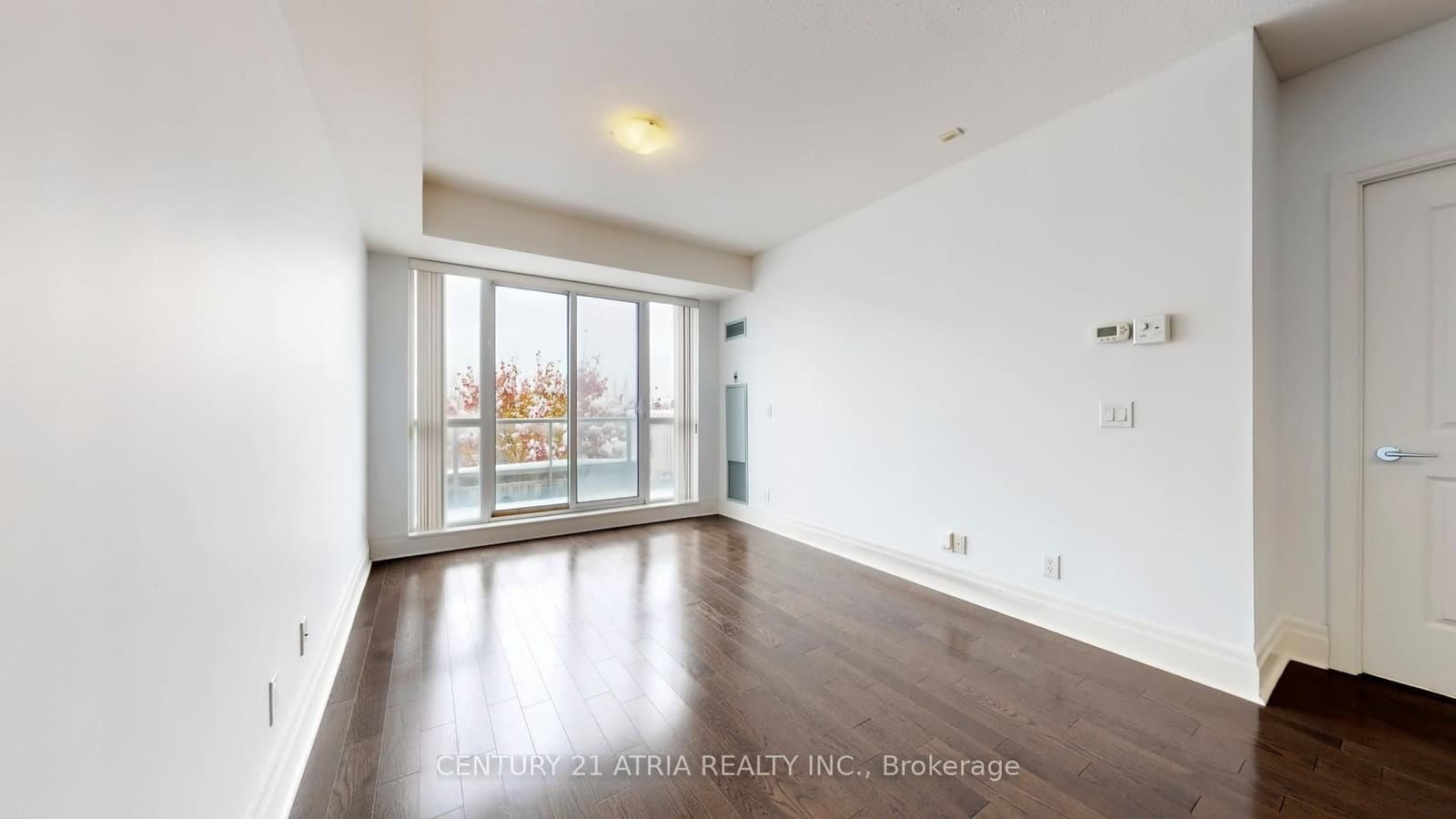 57 Upper Duke Crescent, Unit 311D thumbnail 11