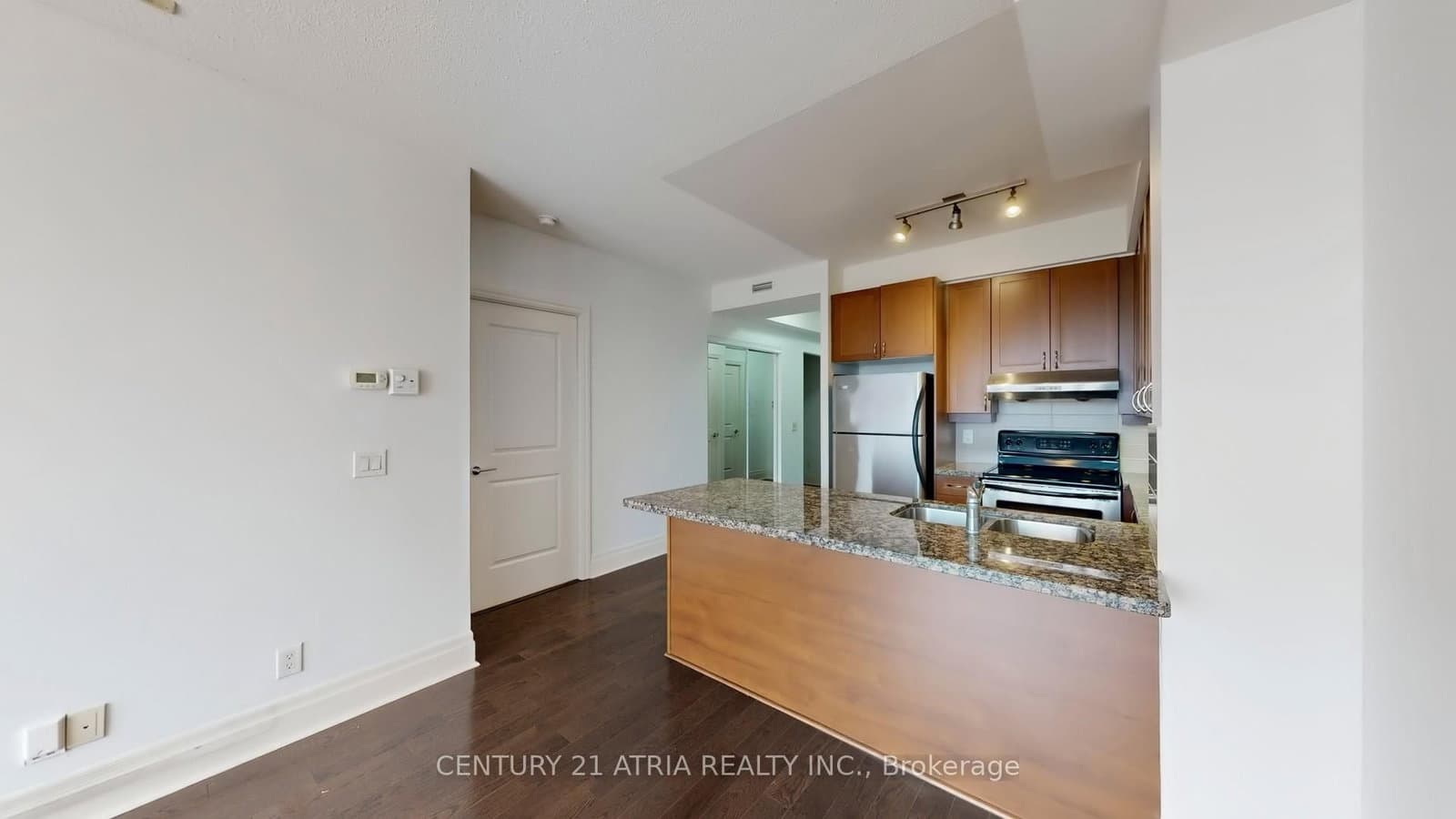 57 Upper Duke Crescent, Unit 311D thumbnail 15