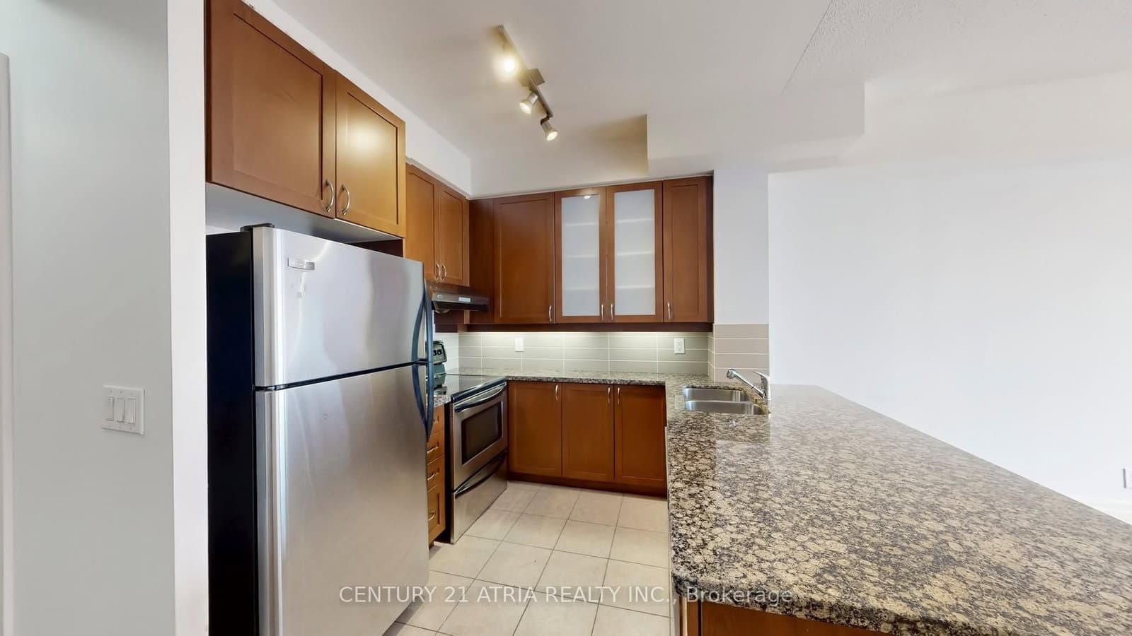 57 Upper Duke Crescent, Unit 311D thumbnail 20