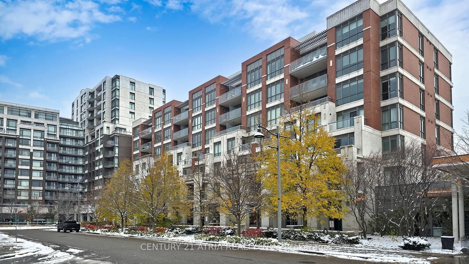 57 Upper Duke Crescent, Unit 311D thumbnail 3