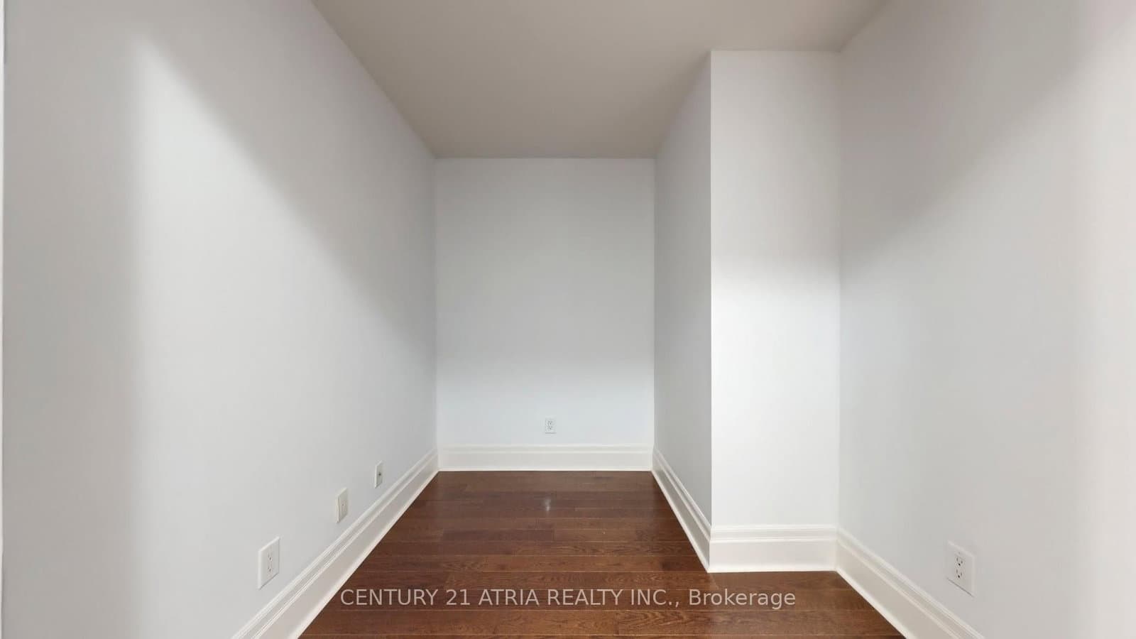 57 Upper Duke Crescent, Unit 311D thumbnail 31