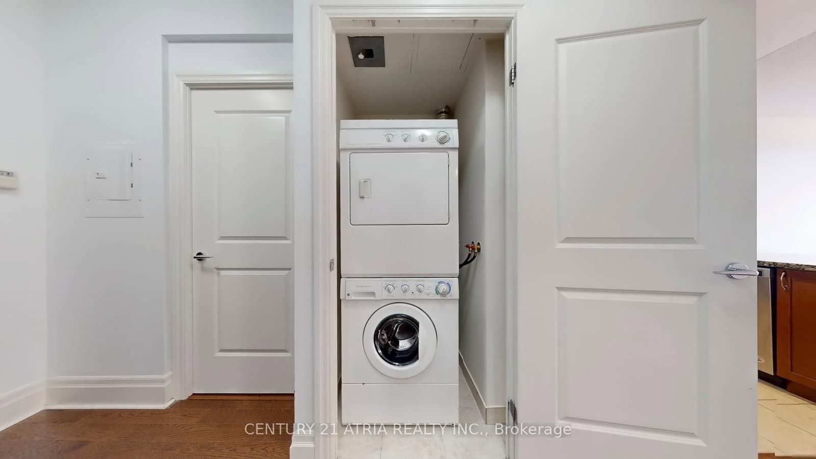 57 Upper Duke Crescent, Unit 311D thumbnail 34