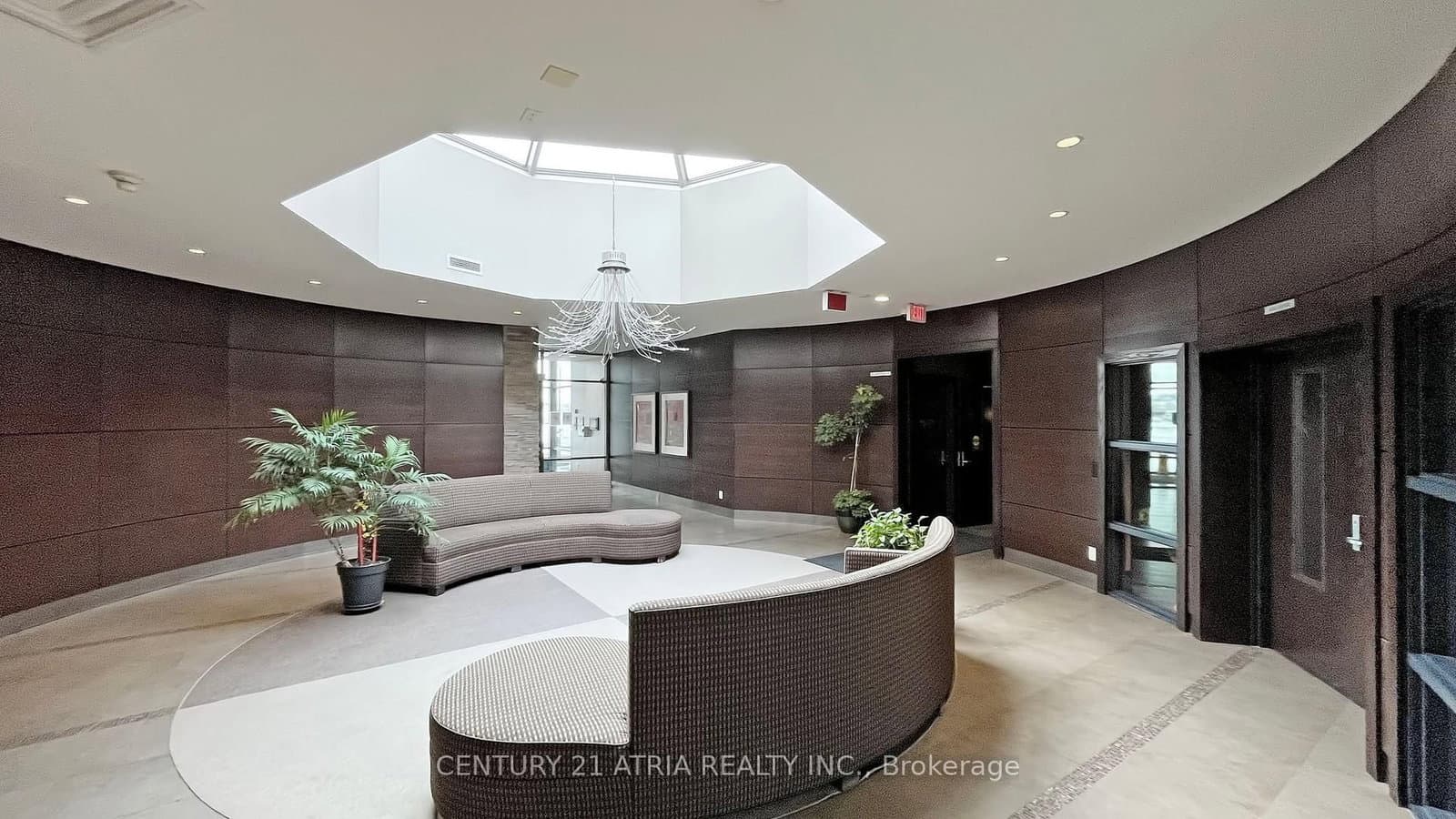 57 Upper Duke Crescent, Unit 311D thumbnail 4