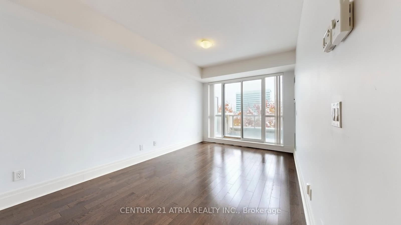 57 Upper Duke Crescent, Unit 311D thumbnail 9
