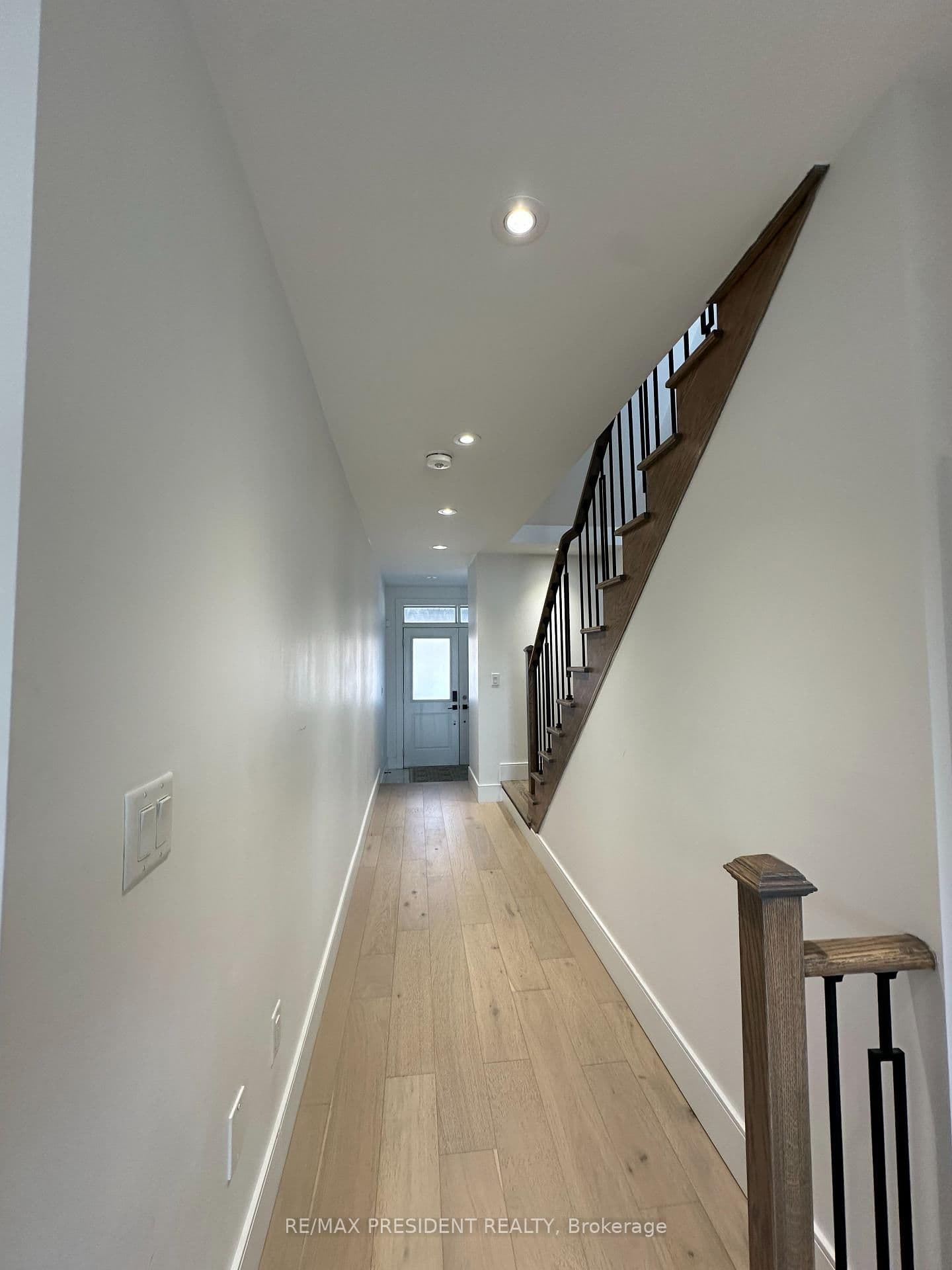 63 Holyrood Crescent thumbnail 12