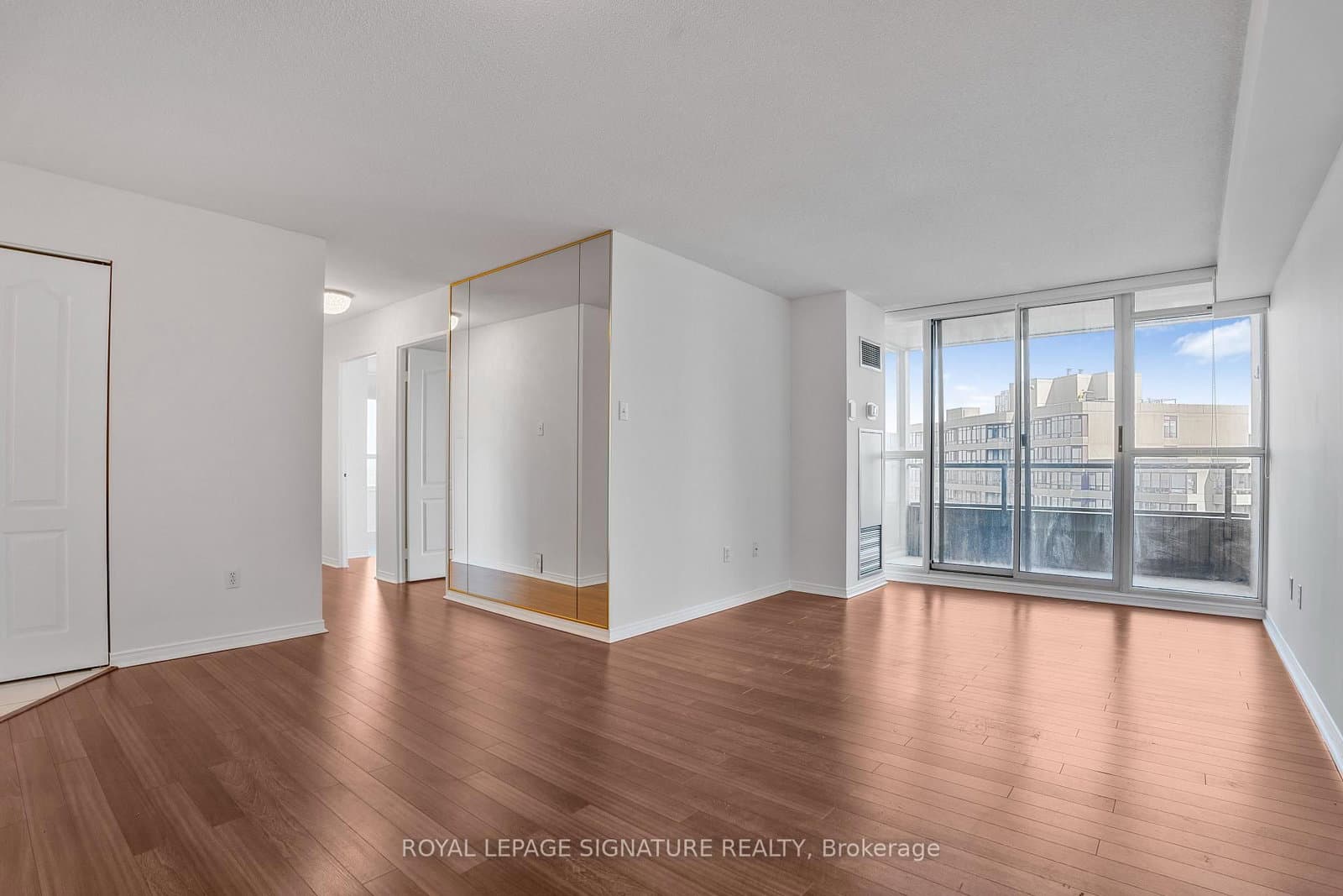 11 Townsgate Drive, Unit 1410 thumbnail 3