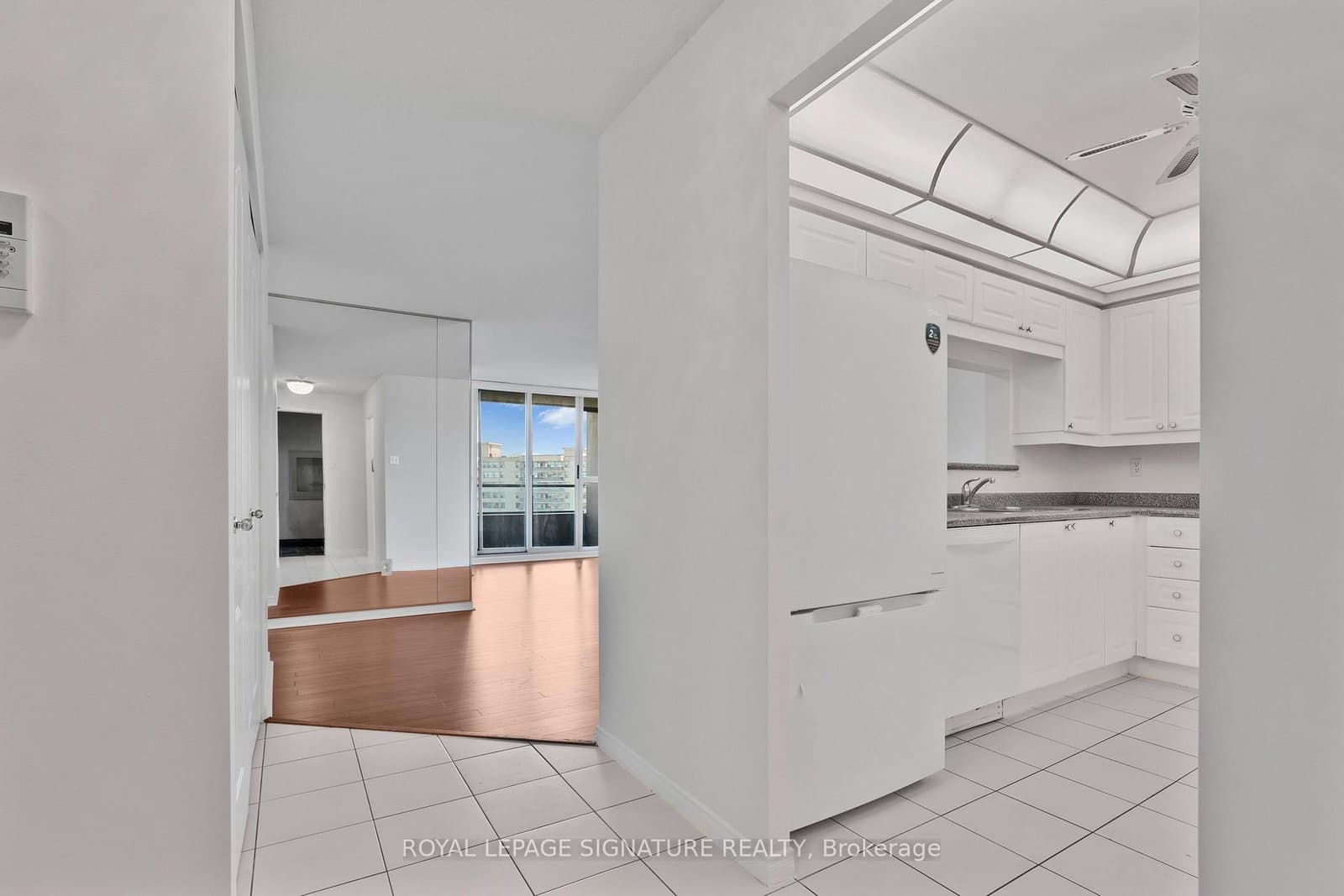11 Townsgate Drive, Unit 1410 thumbnail 8