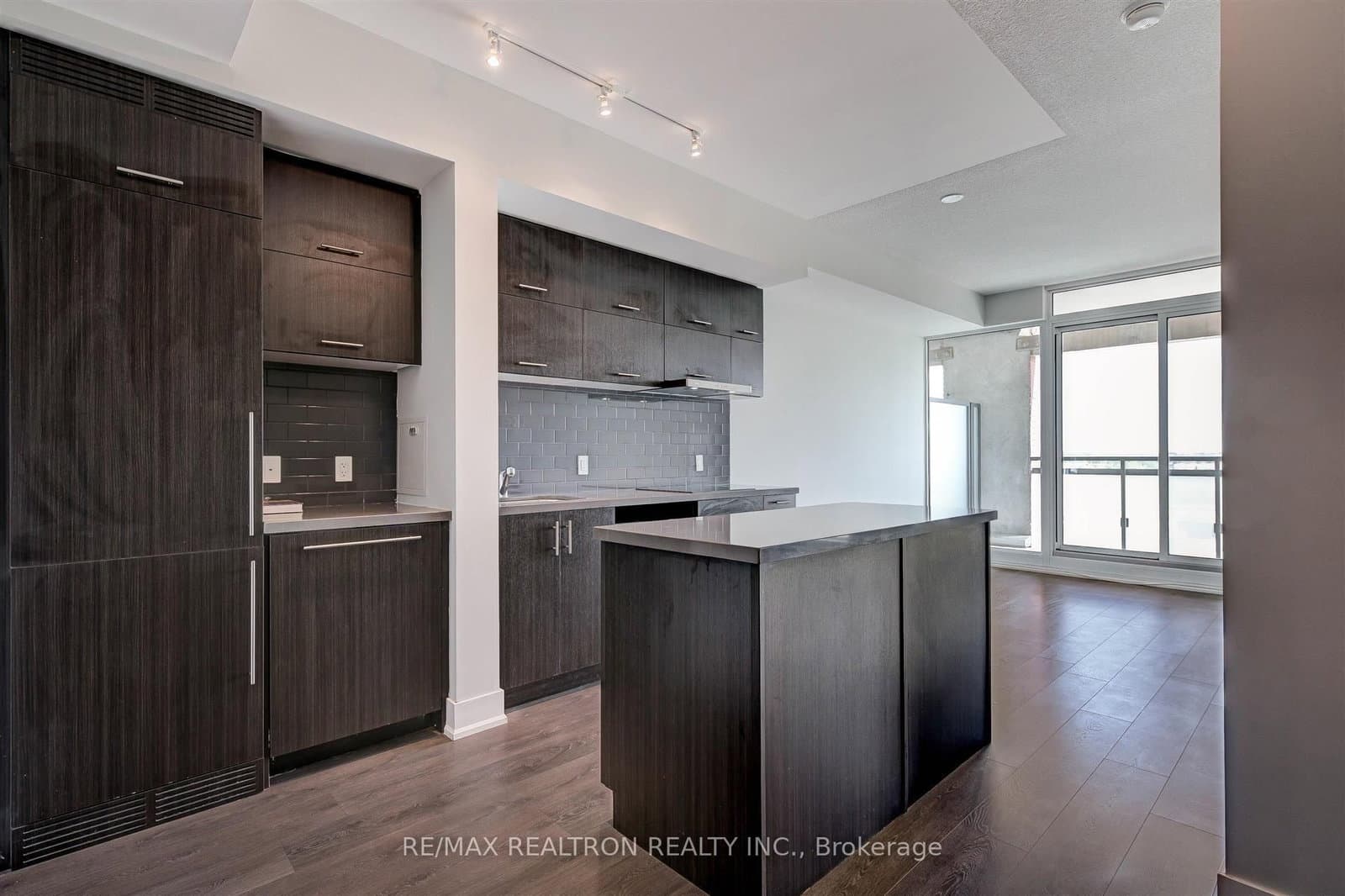 180 Enterprise Boulevard, Unit 809 thumbnail 5