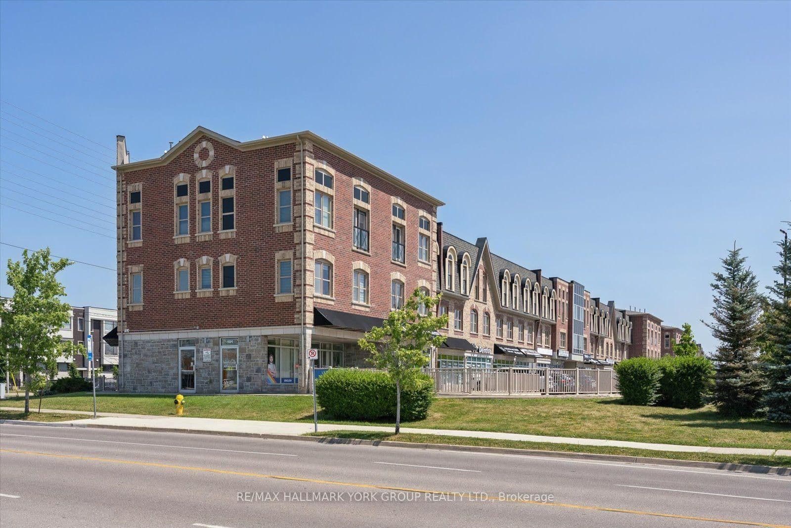 3905 Major Mackenzie Drive, Unit 203 thumbnail 2