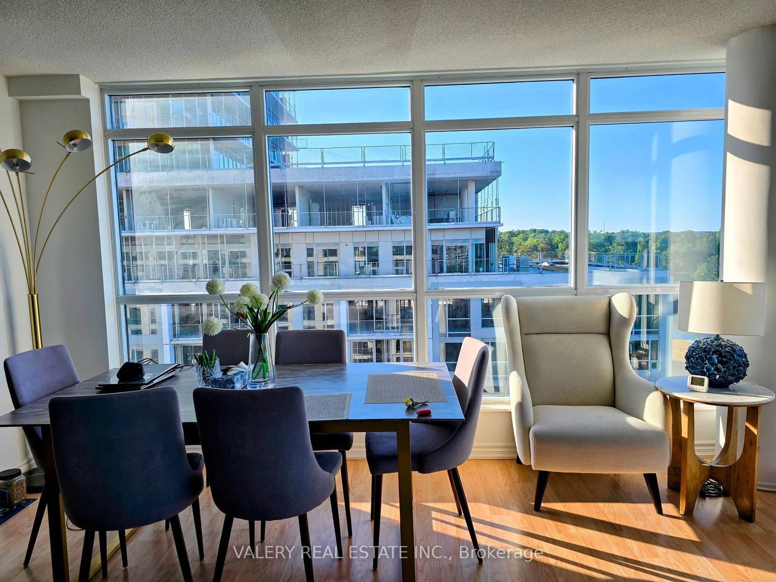 18 Harding Boulevard, Unit 907 thumbnail 2