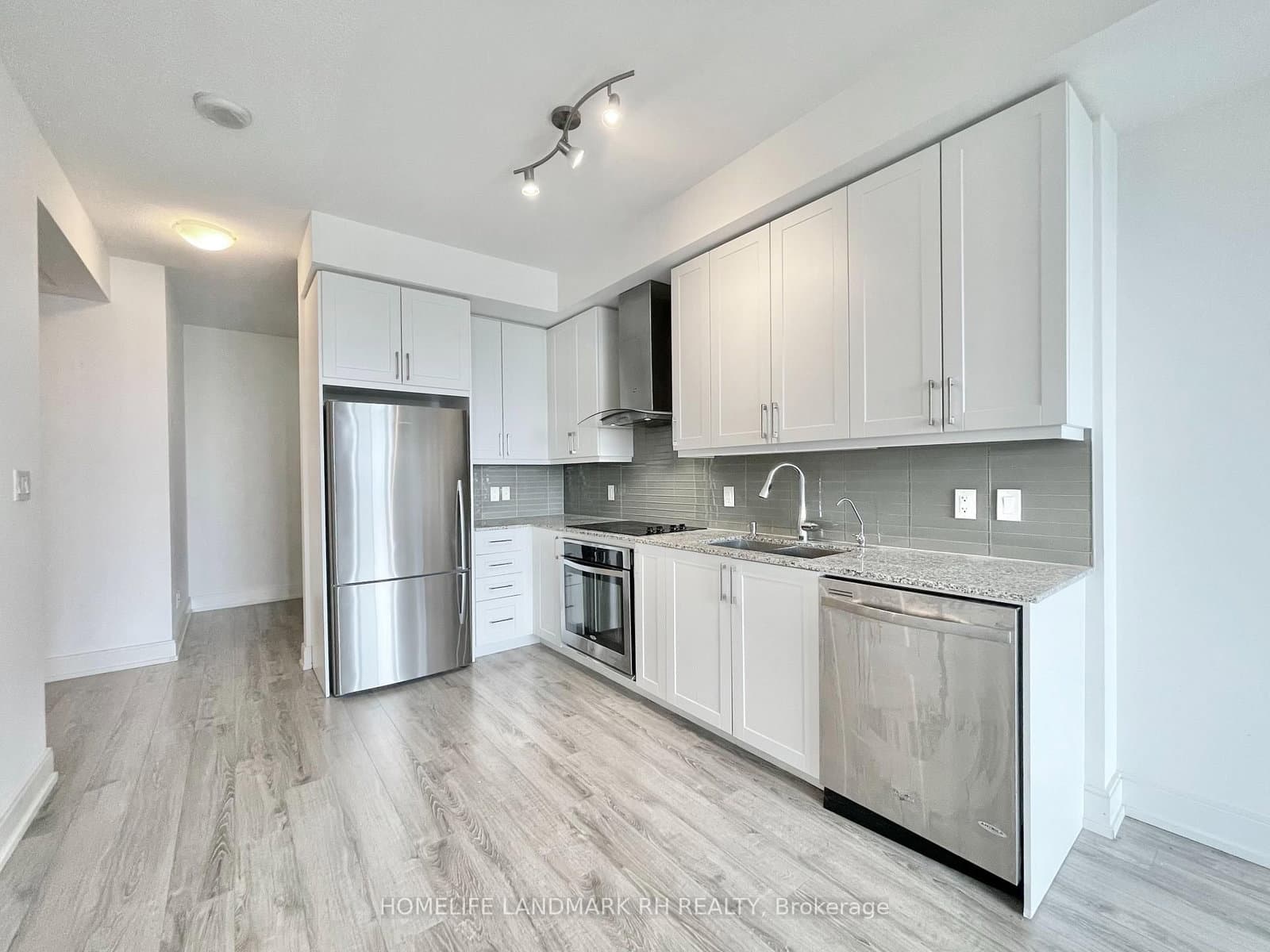 9600 Yonge Street, Unit 1607 thumbnail 6