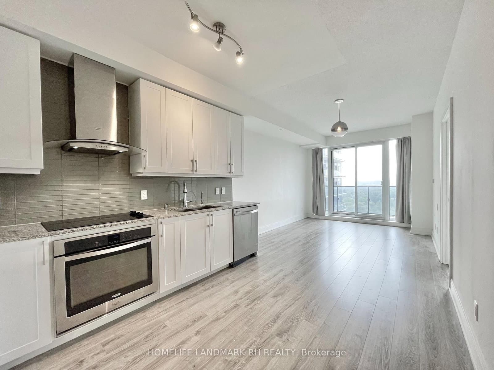 9600 Yonge Street, Unit 1607 thumbnail 8