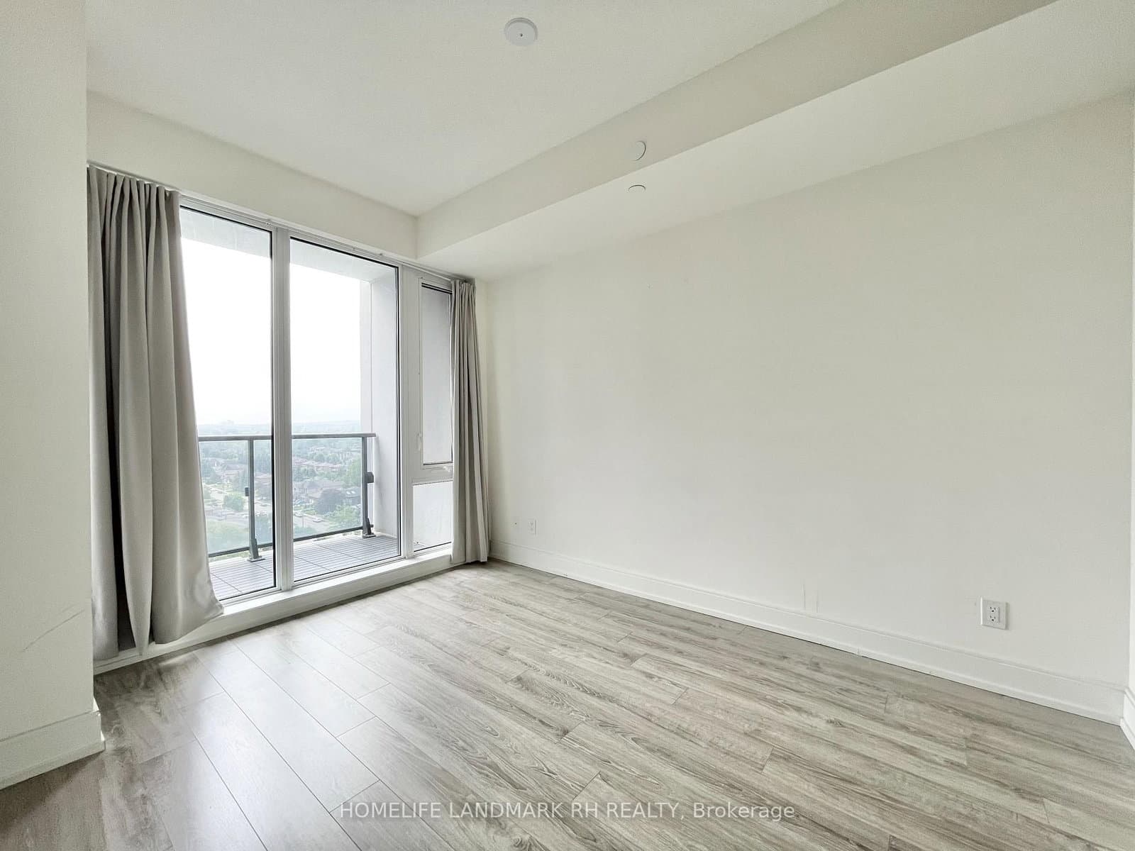 9600 Yonge Street, Unit 1607 thumbnail 9