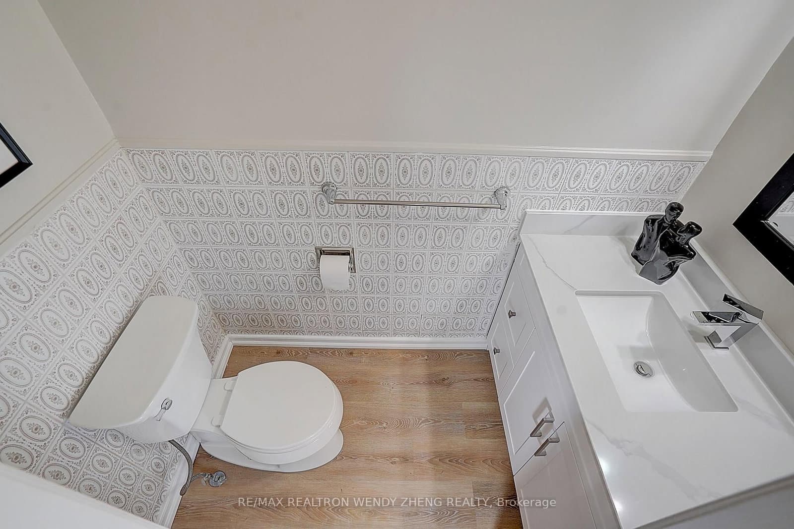 118 Henderson Avenue thumbnail 38