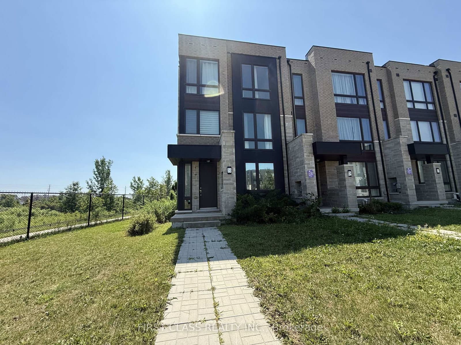 31 Breyworth Road - Image 1