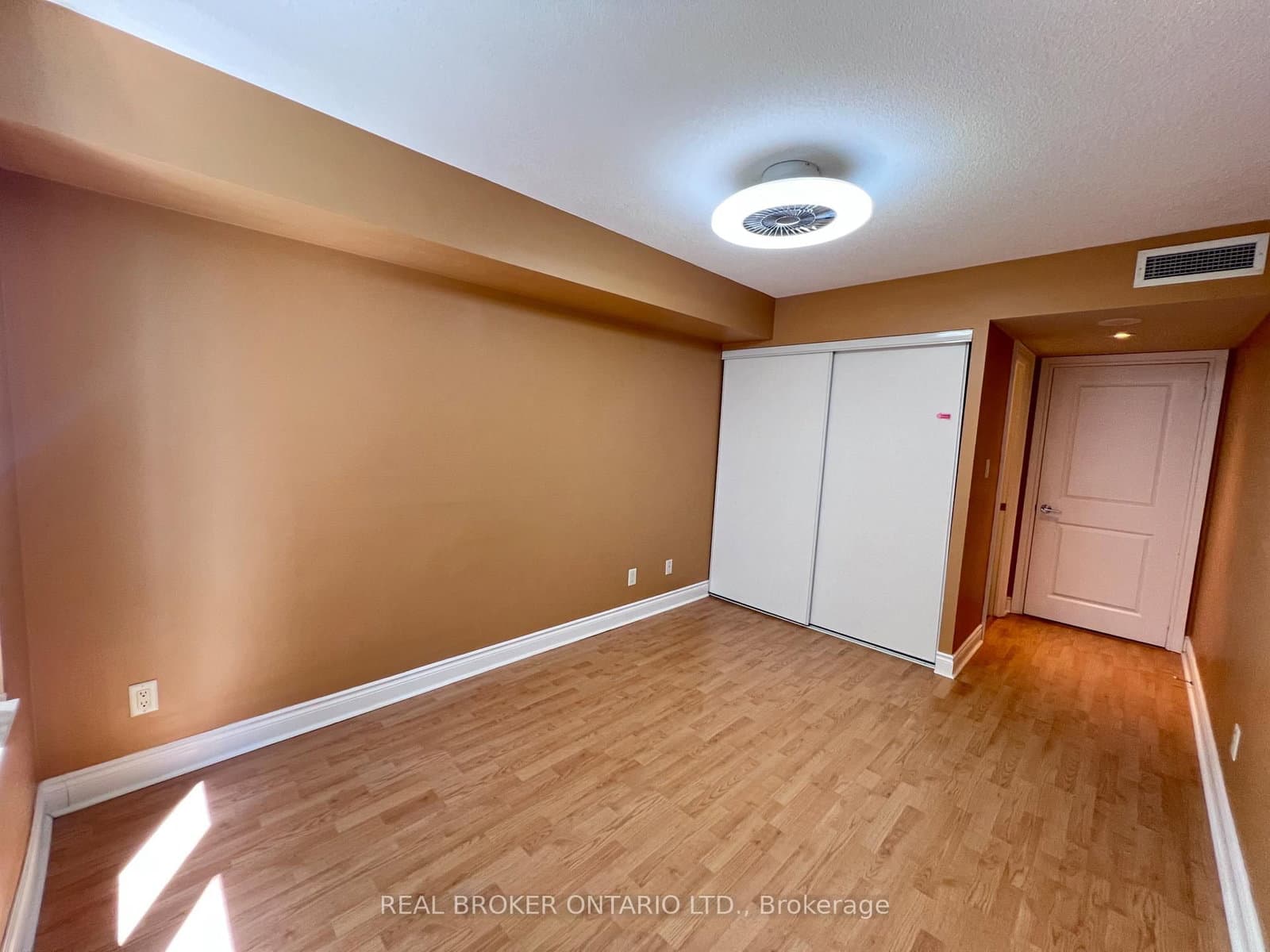 88 Times Avenue, Unit 310 thumbnail 9