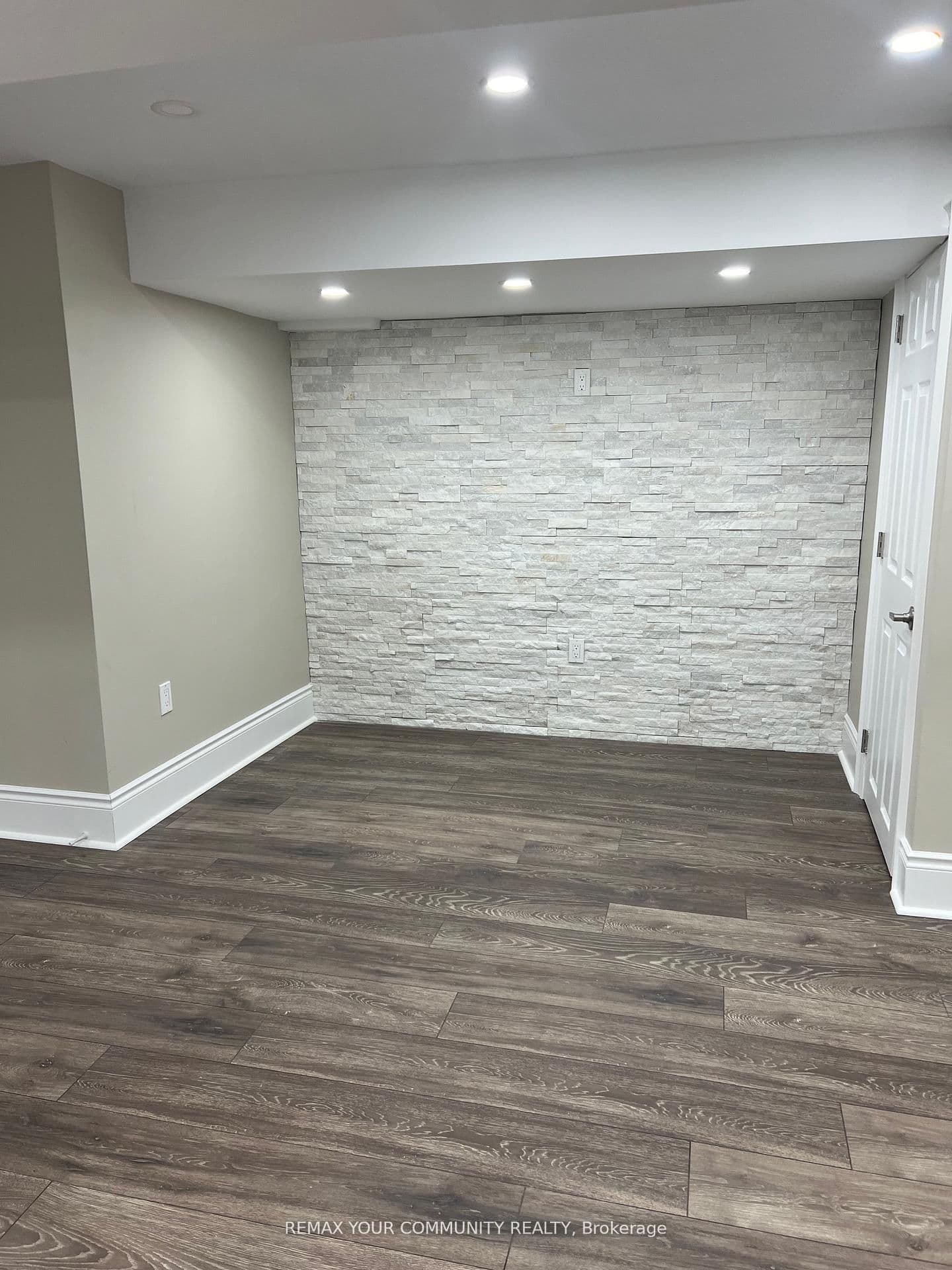 23 Irwin Avenue thumbnail 10