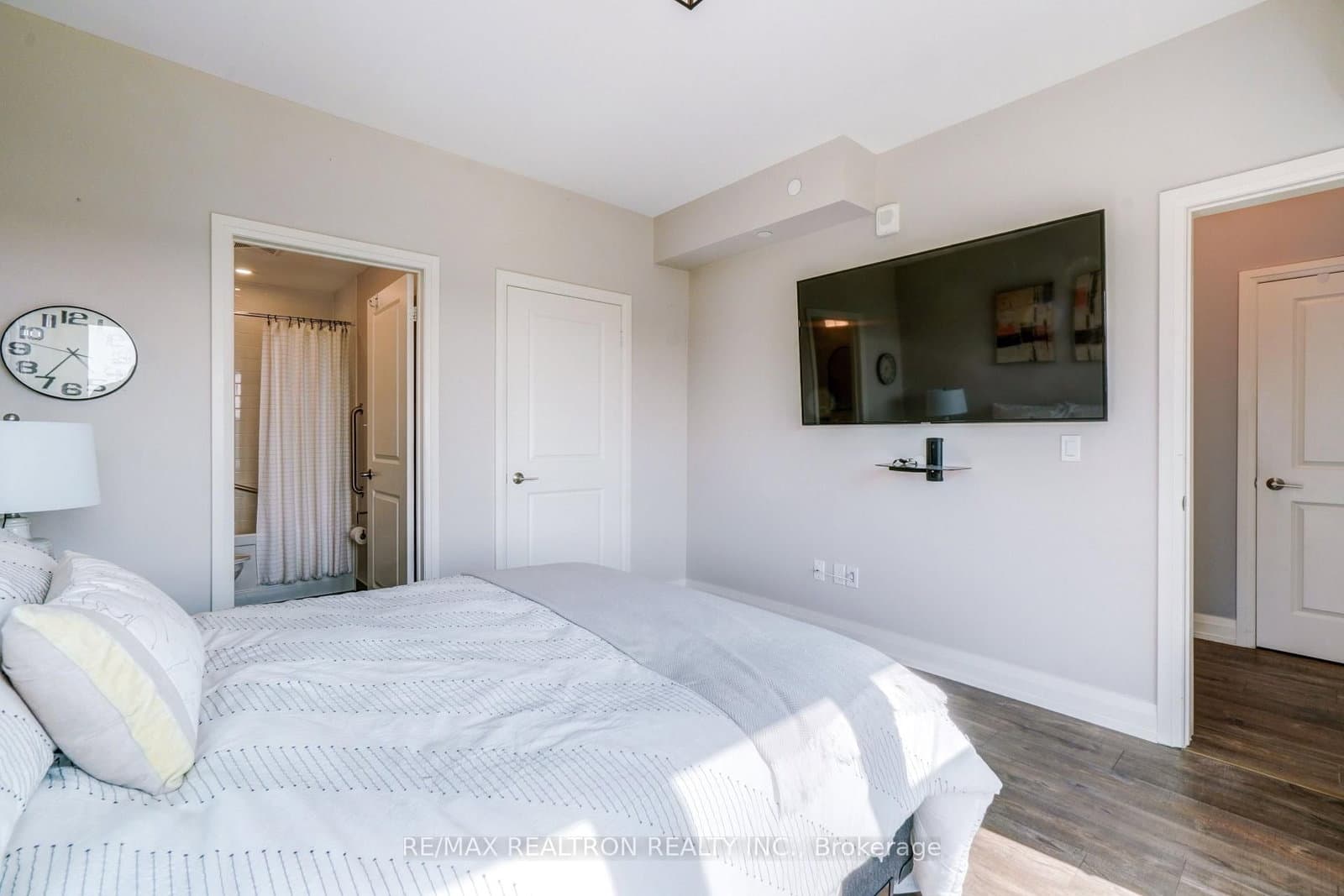 555 William Graham Drive, Unit 331 thumbnail 28