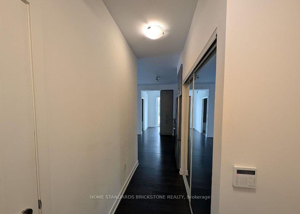 95 Oneida Crescent, Unit 810 thumbnail 3