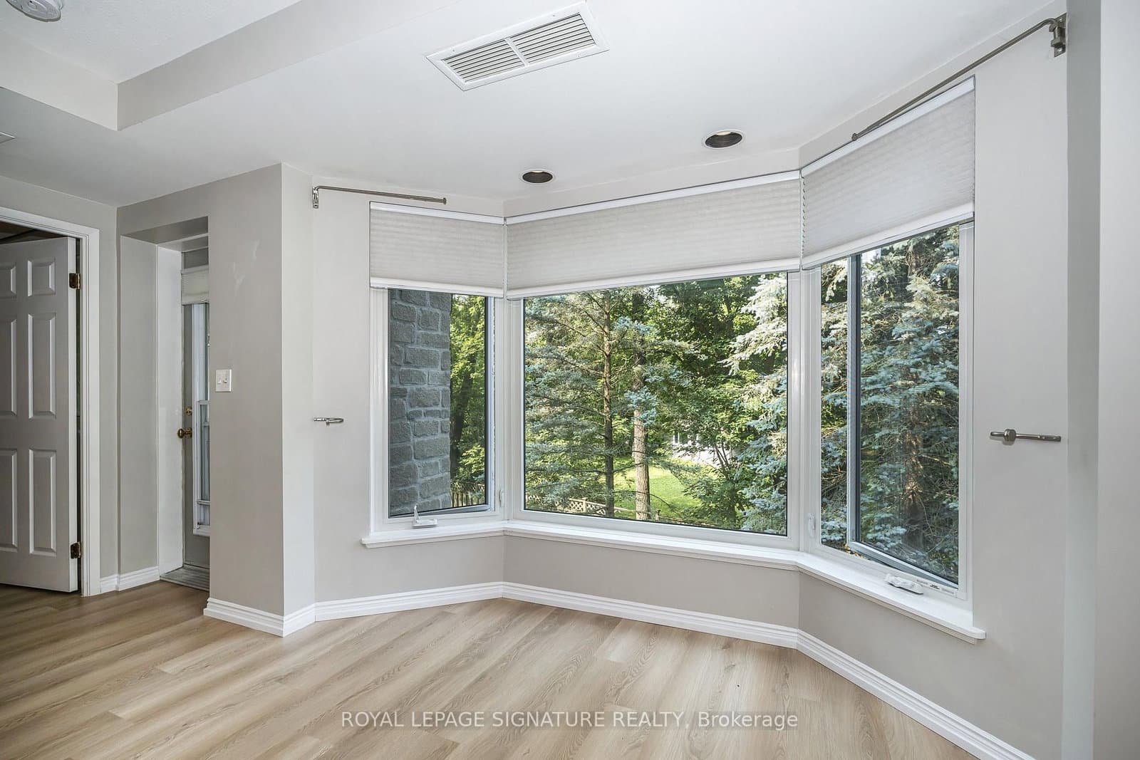 85 Wellington Street W, Unit 204 thumbnail 11