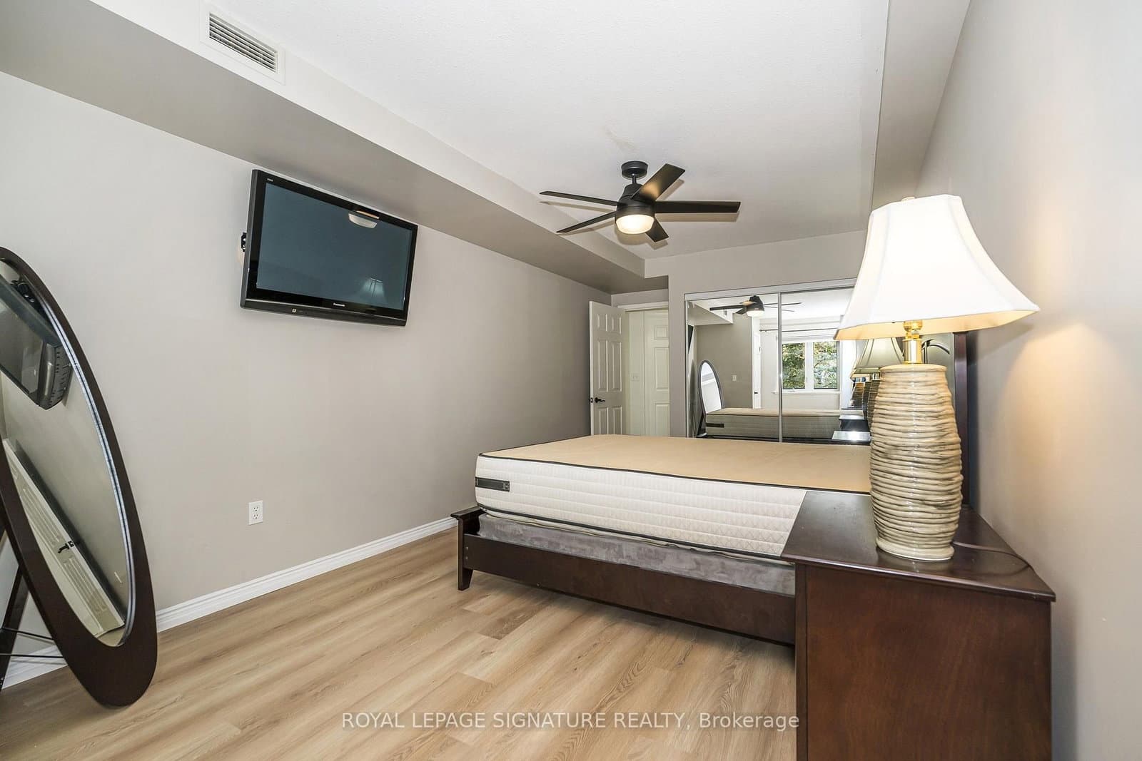 85 Wellington Street W, Unit 204 thumbnail 21