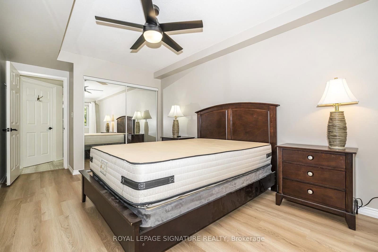 85 Wellington Street W, Unit 204 thumbnail 22