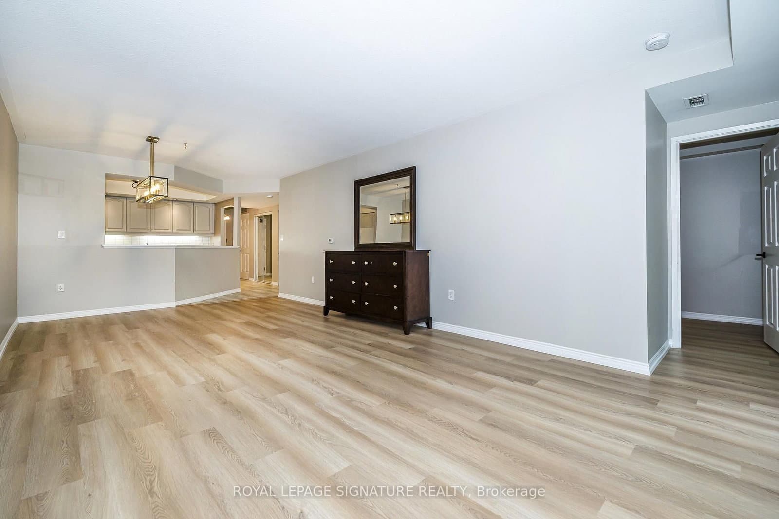 85 Wellington Street W, Unit 204 thumbnail 7