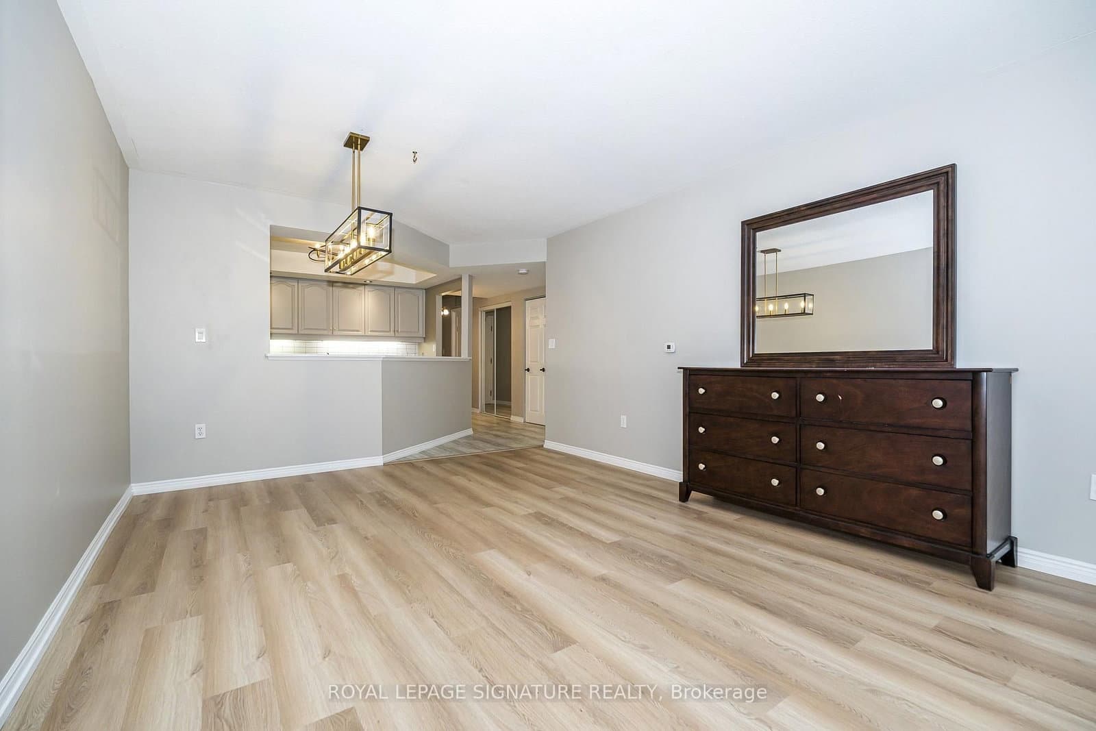 85 Wellington Street W, Unit 204 thumbnail 9