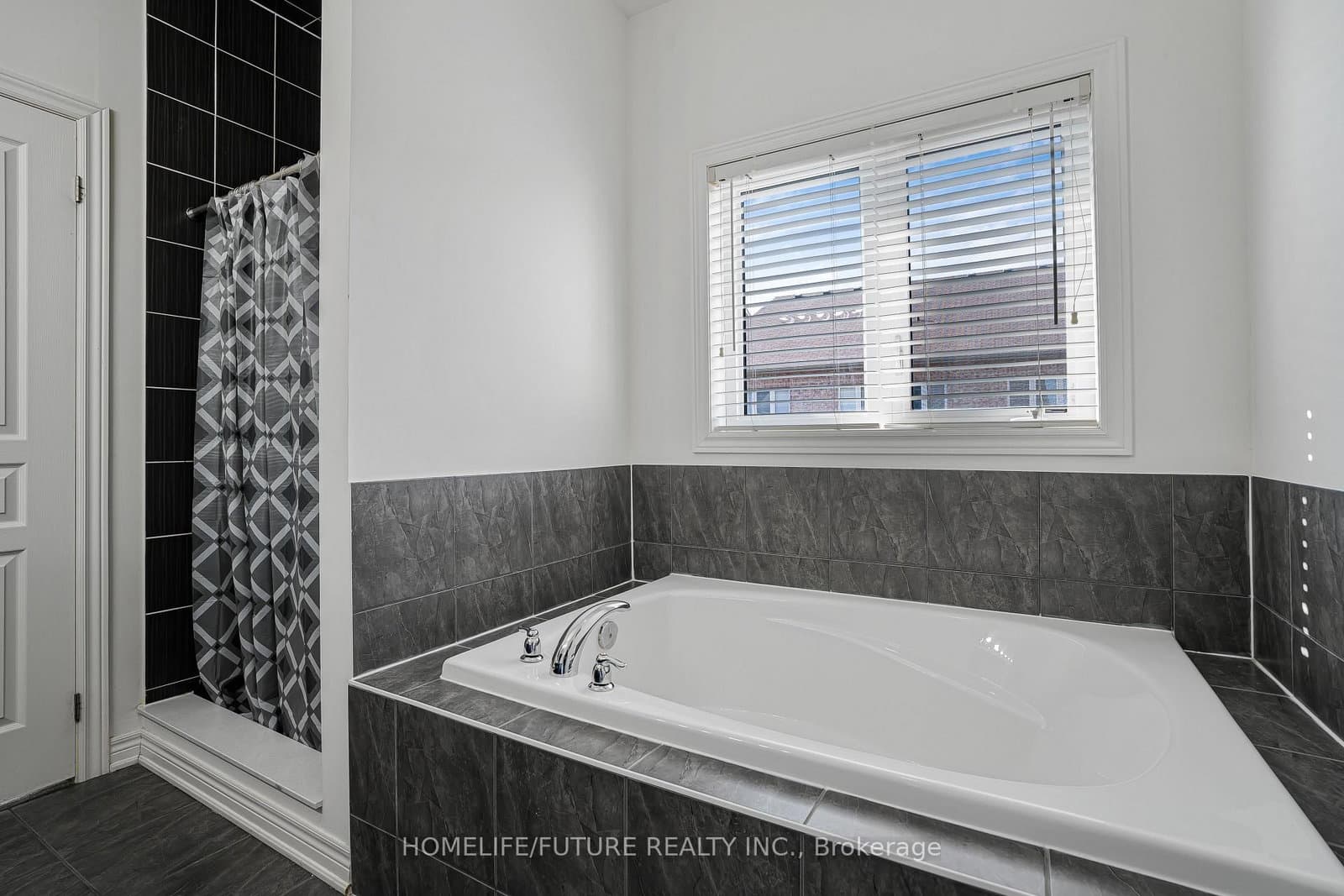 80 Henry Bauer Avenue thumbnail 18
