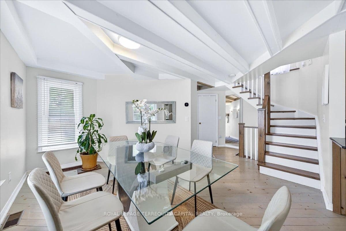 260 Douglas Road thumbnail 19