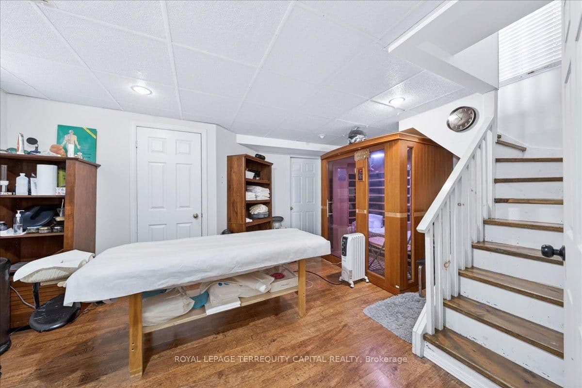 260 Douglas Road thumbnail 41