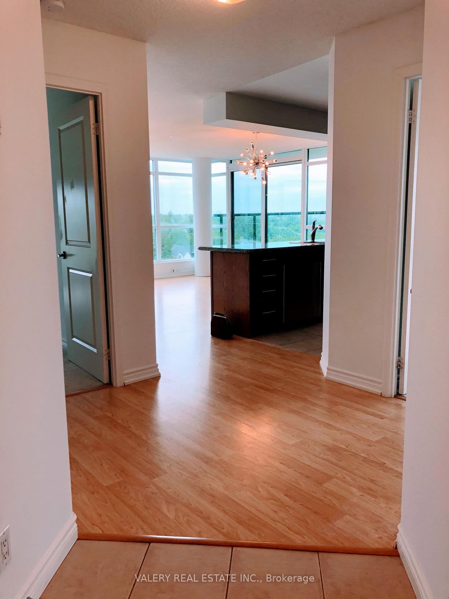 18 Harding Boulevard, Unit 907 thumbnail 5