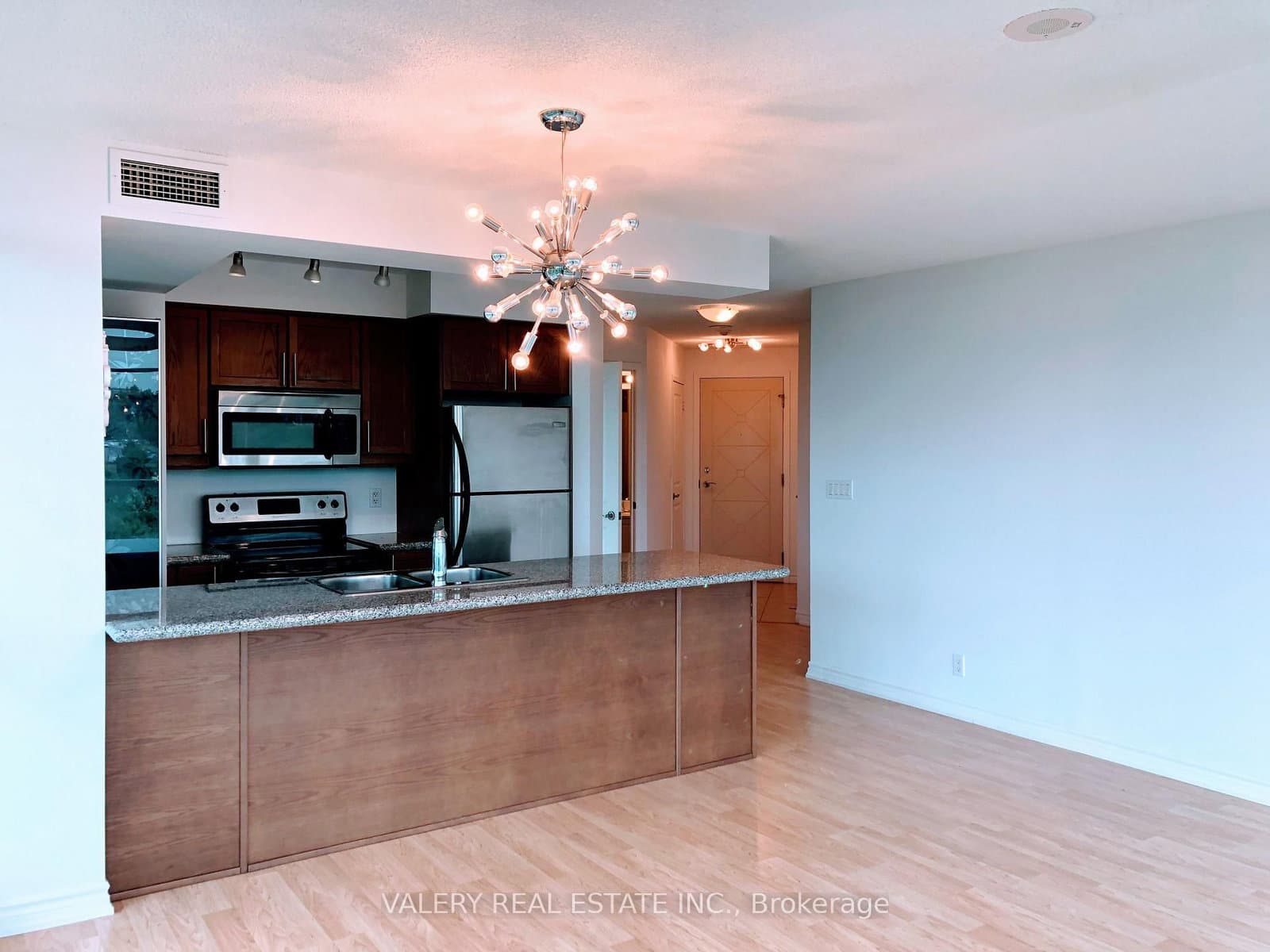 18 Harding Boulevard, Unit 907 thumbnail 6