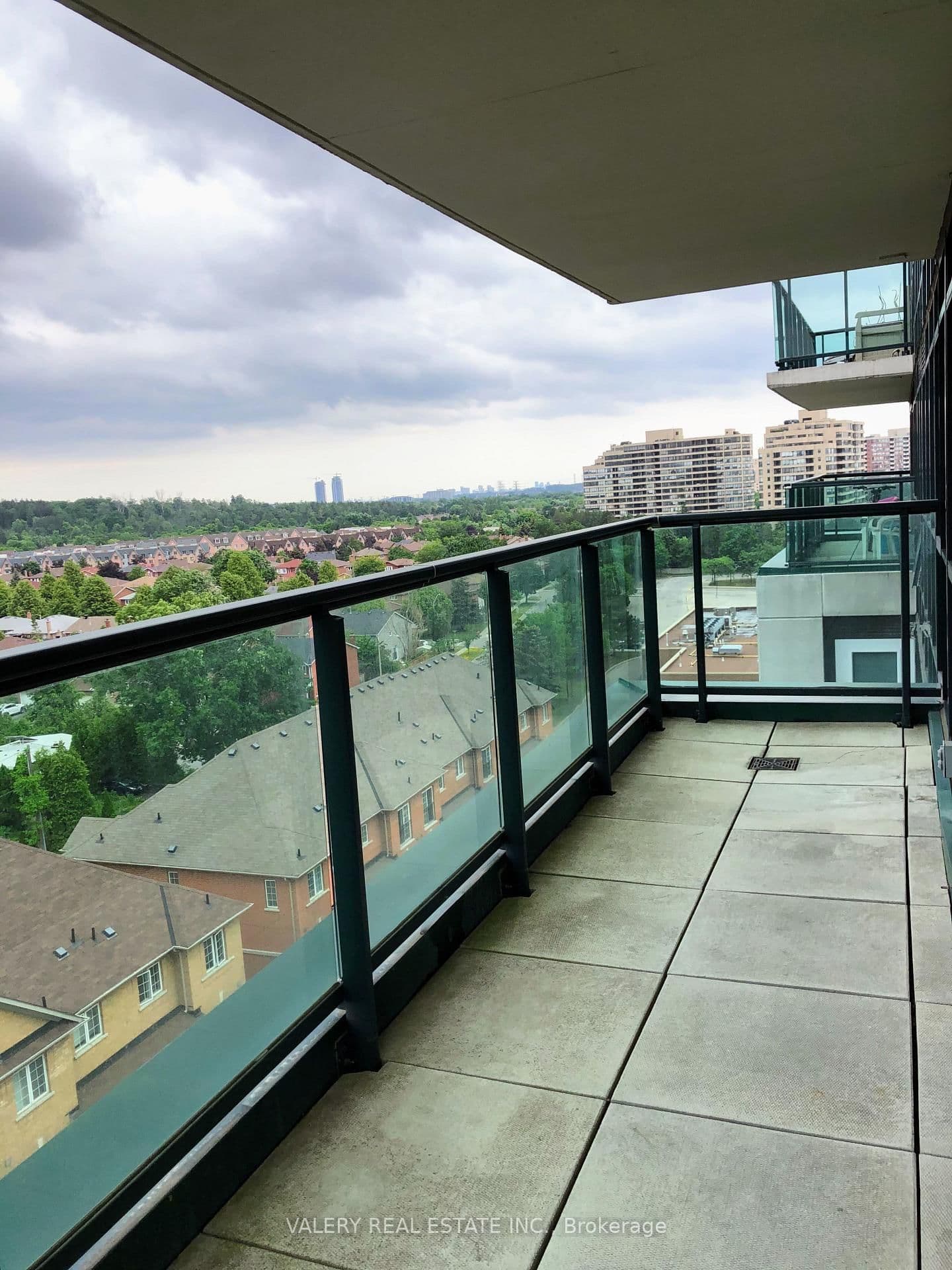 18 Harding Boulevard, Unit 907 thumbnail 7