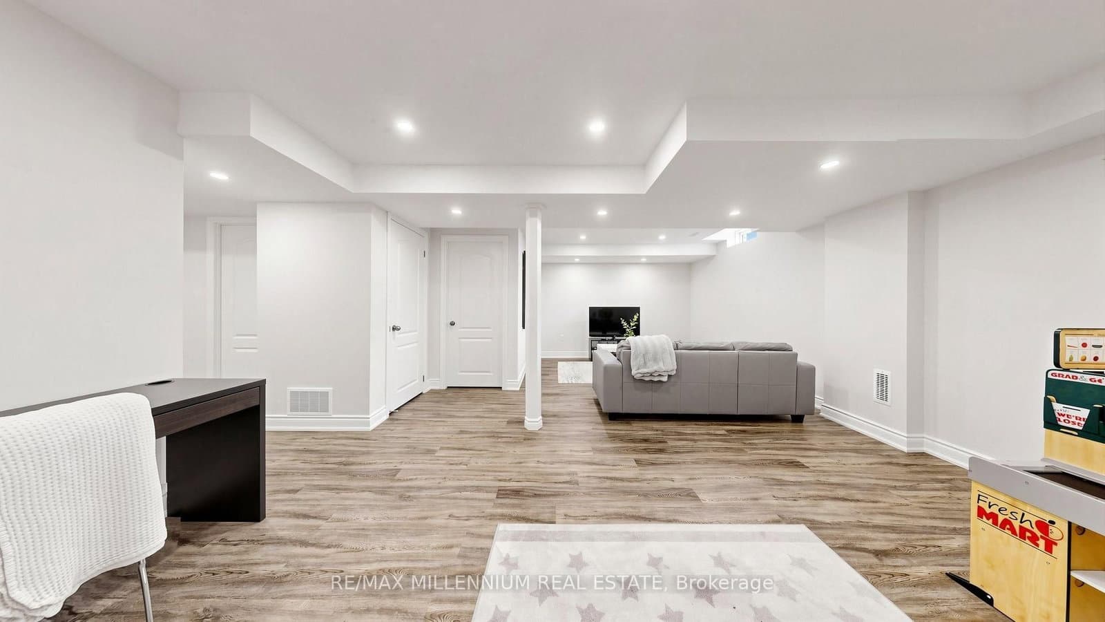 353 Moody Drive thumbnail 40